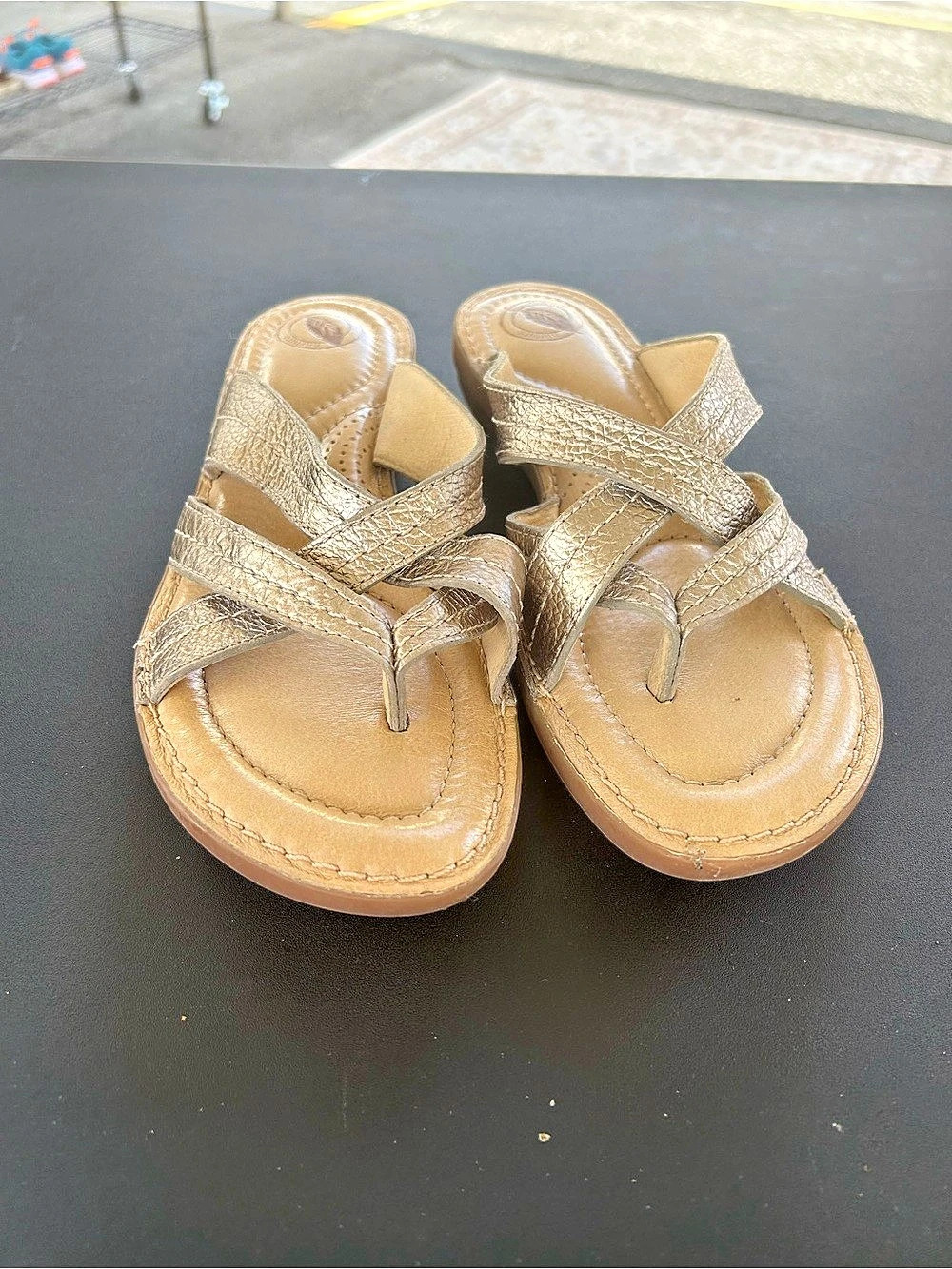 Naturalizer Metallic Strappy Sandals in Gold size 8